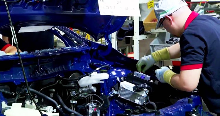 Процесс сборки японской Тойоты Авенсис фото процесса сборки японской Тойота Авенсис: где собирают Тойота Авенсис