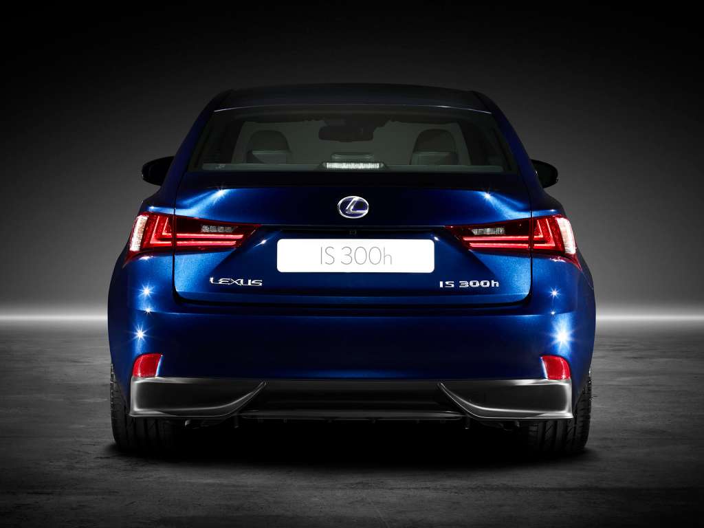 lexus_is_300h_f-sport_eu-spec_3