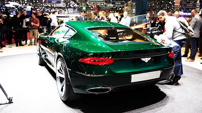 Bentley EXP 10 Speed 6 - вид сзади новинок Женевы 2015