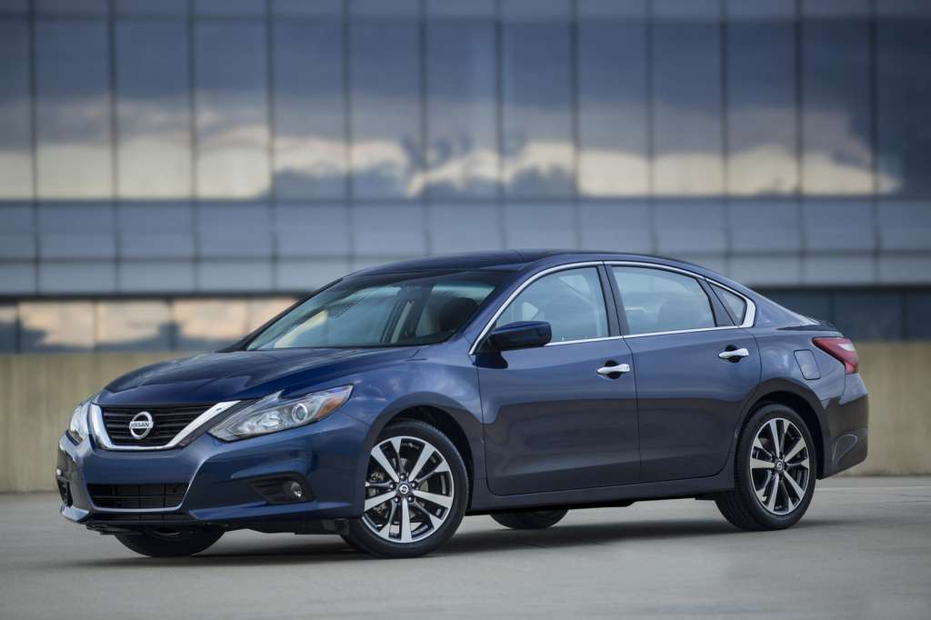 Nissan Tiana: стильный седан бизнес-класса