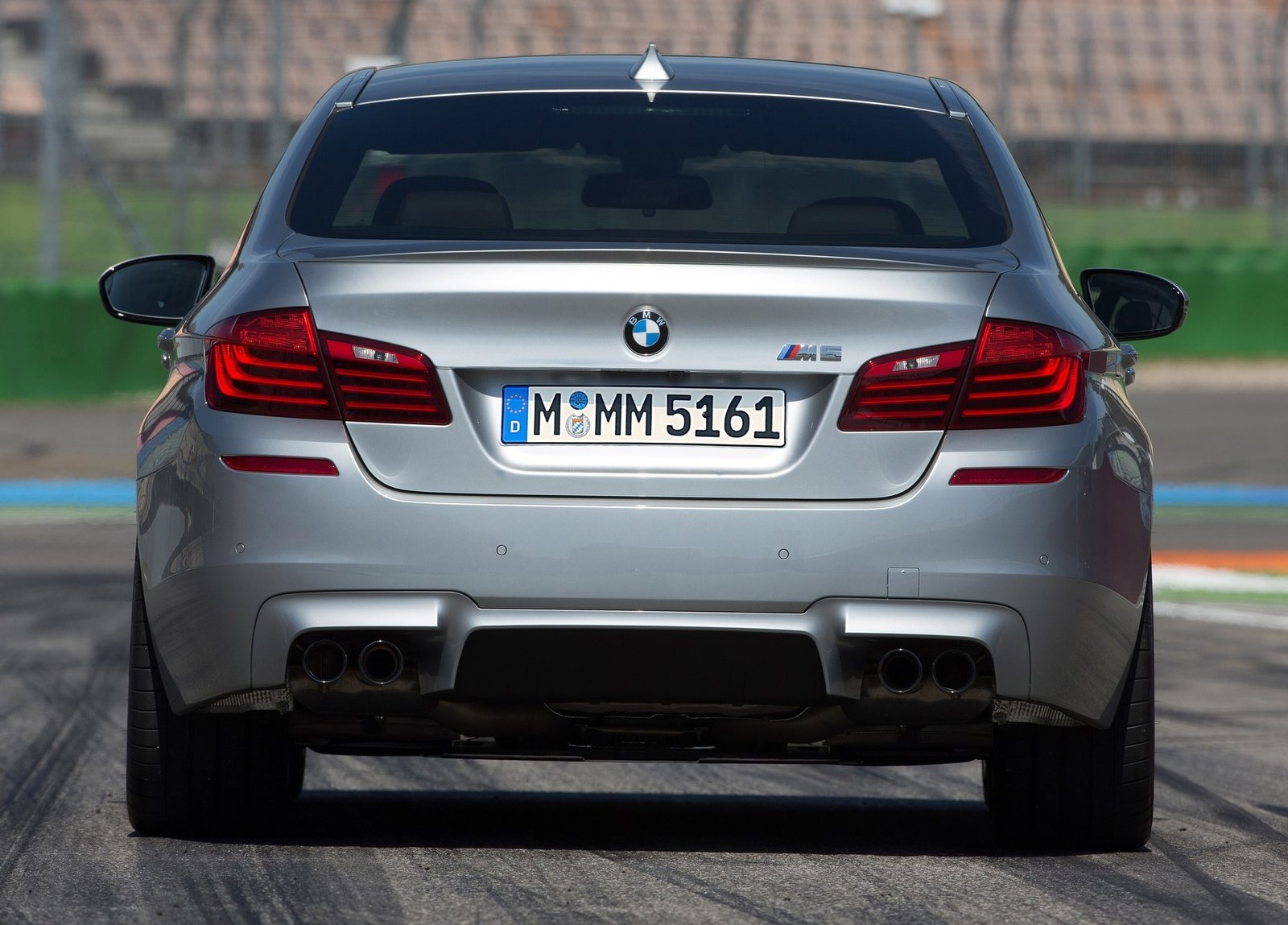 BMW M5 2014 сзади