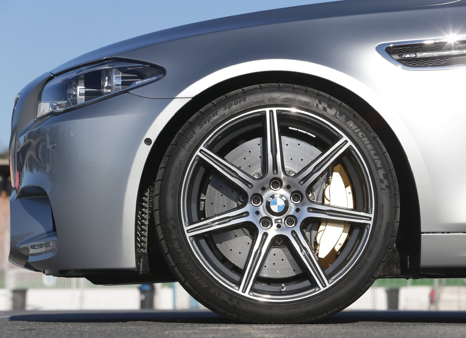 BMW M5 2014 колесо и диск