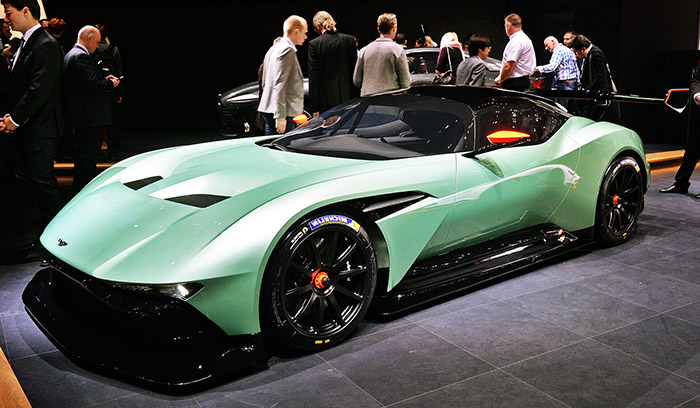 Aston Martin Vulcan новинки Женевы 2015 от Aston Martin