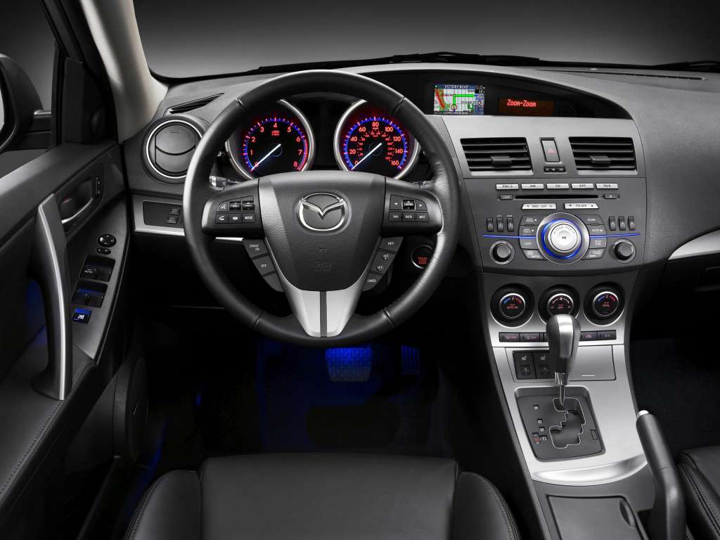 Обзор Mazda 3 2018 и преимущества покупки у официального дилера