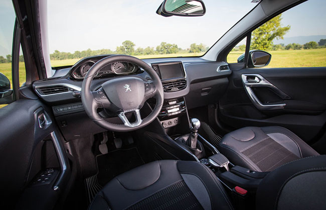 Интерьер Peugeot 2008 Peugeot 2008