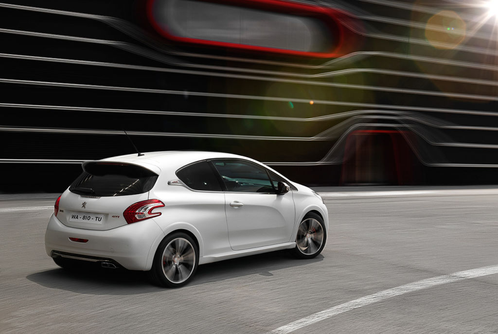 peugeot-208-gti-4