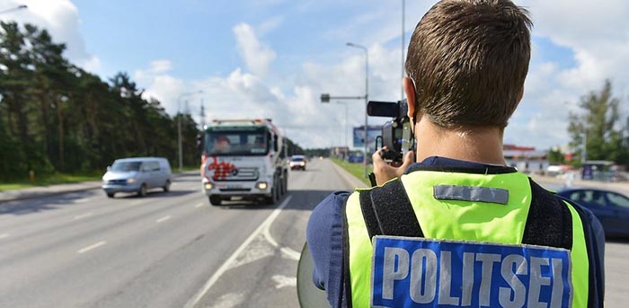 В странах Скандинавии, если водитель попался за рулем в состоянии алкогольного опьянения, он платит индивидуальный штраф сколько промилле алкоголя допустимо для водителей
