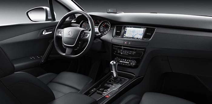 Интерьер Peugeot 508 2.0 BlueHDi Peugeot 508 2.0 BlueHDi
