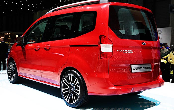Ford Tourneo Courier - вид сзади Ford Tourneo Courier