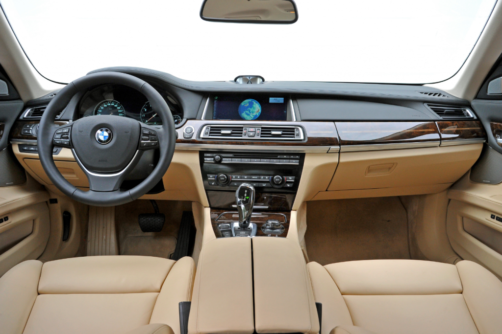 BMW 7 серия рестайлинг