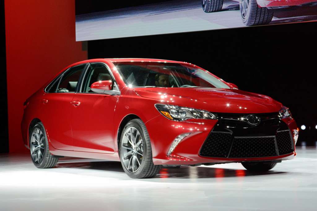 toyota-camry-2015-autoua-net_(5)