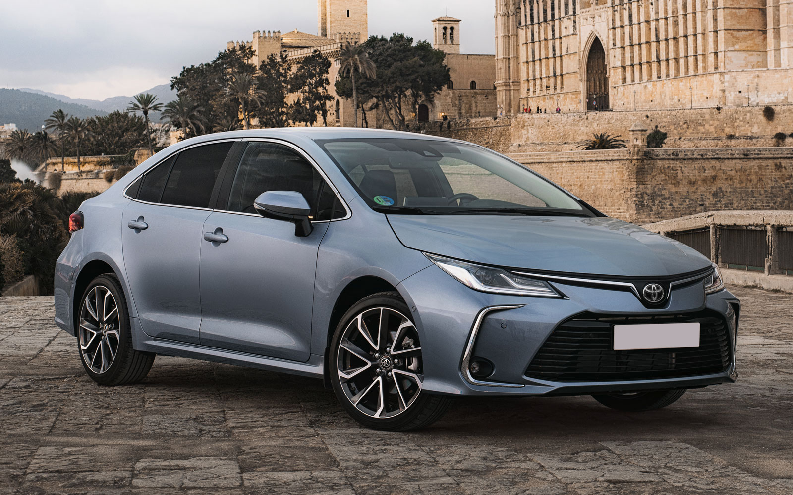 Все характеристики автомобиля Toyota Corolla